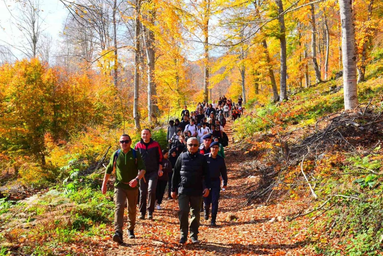 Yenice ormanlarını turizme kazandırmak için doğa yürüyüşü düzenlendi