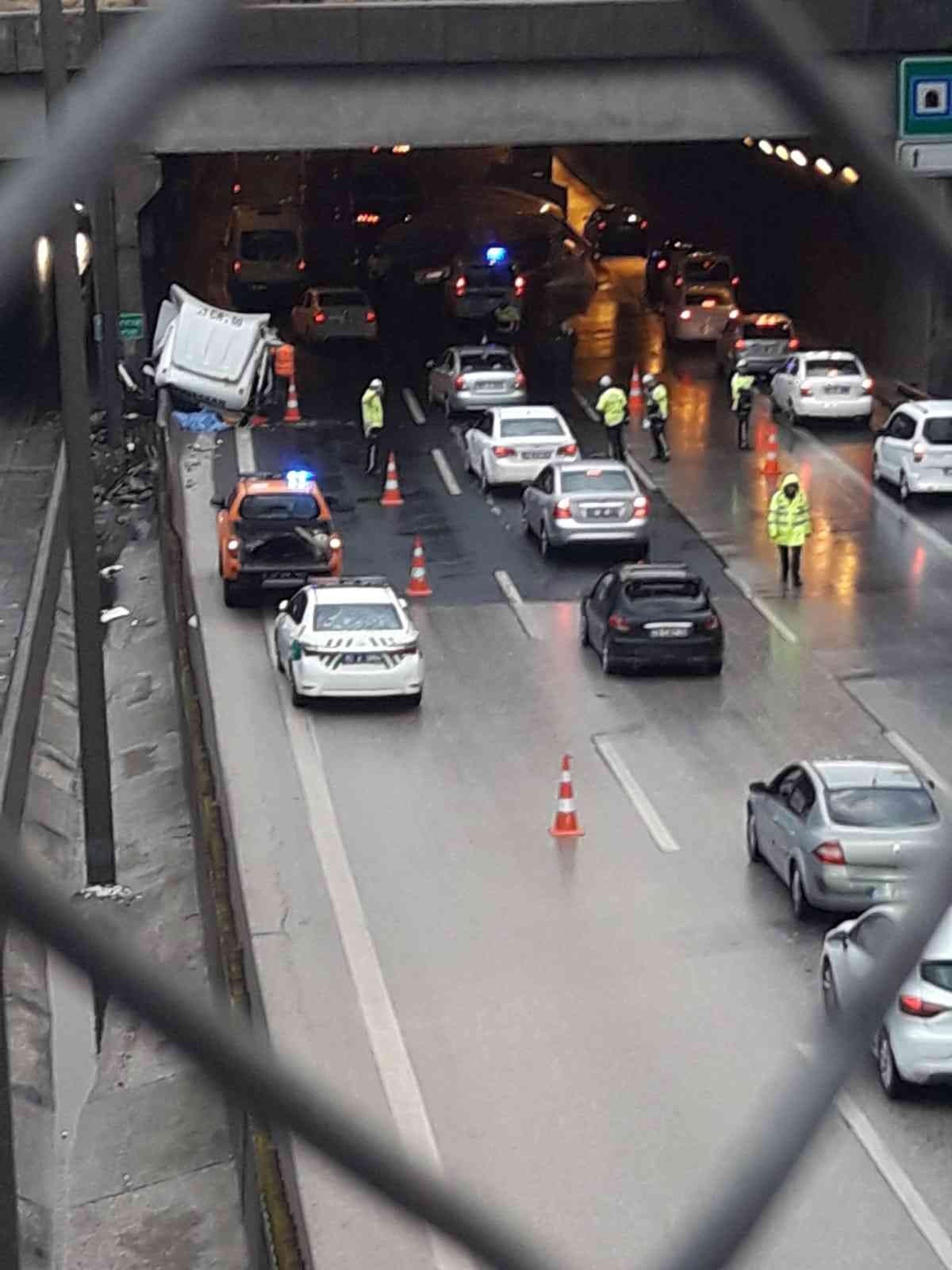 Otoyolda feci kaza: 1 ölü