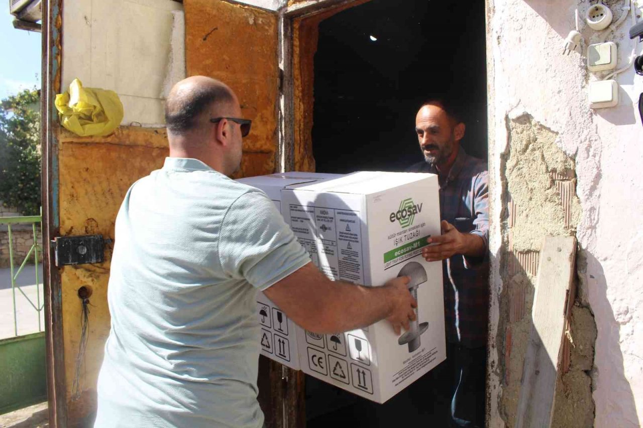 Büyükşehirden, mantar üreticisine ışıklı tuzak desteği