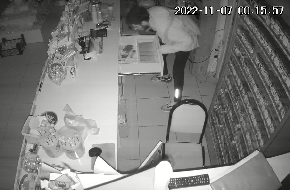 Antalya’da esnafın levyeli hırsız kabusu bitmiyor