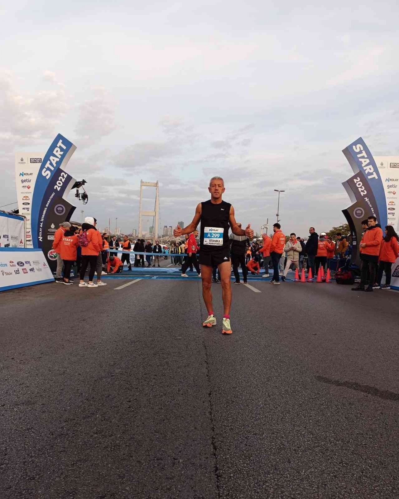 53 yaşındaki sporcu 42 kilometrelik maratonu 2.’likle tamamladı