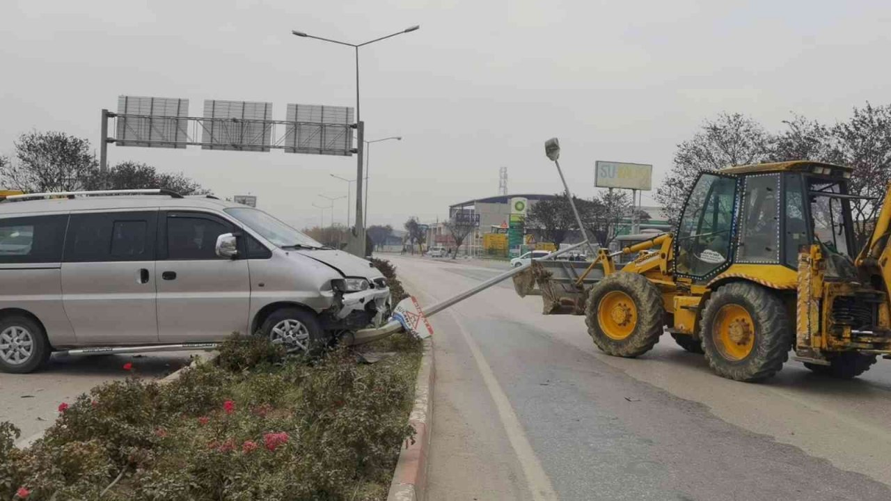 Bursa’da zincirleme kazada ölümden döndüler