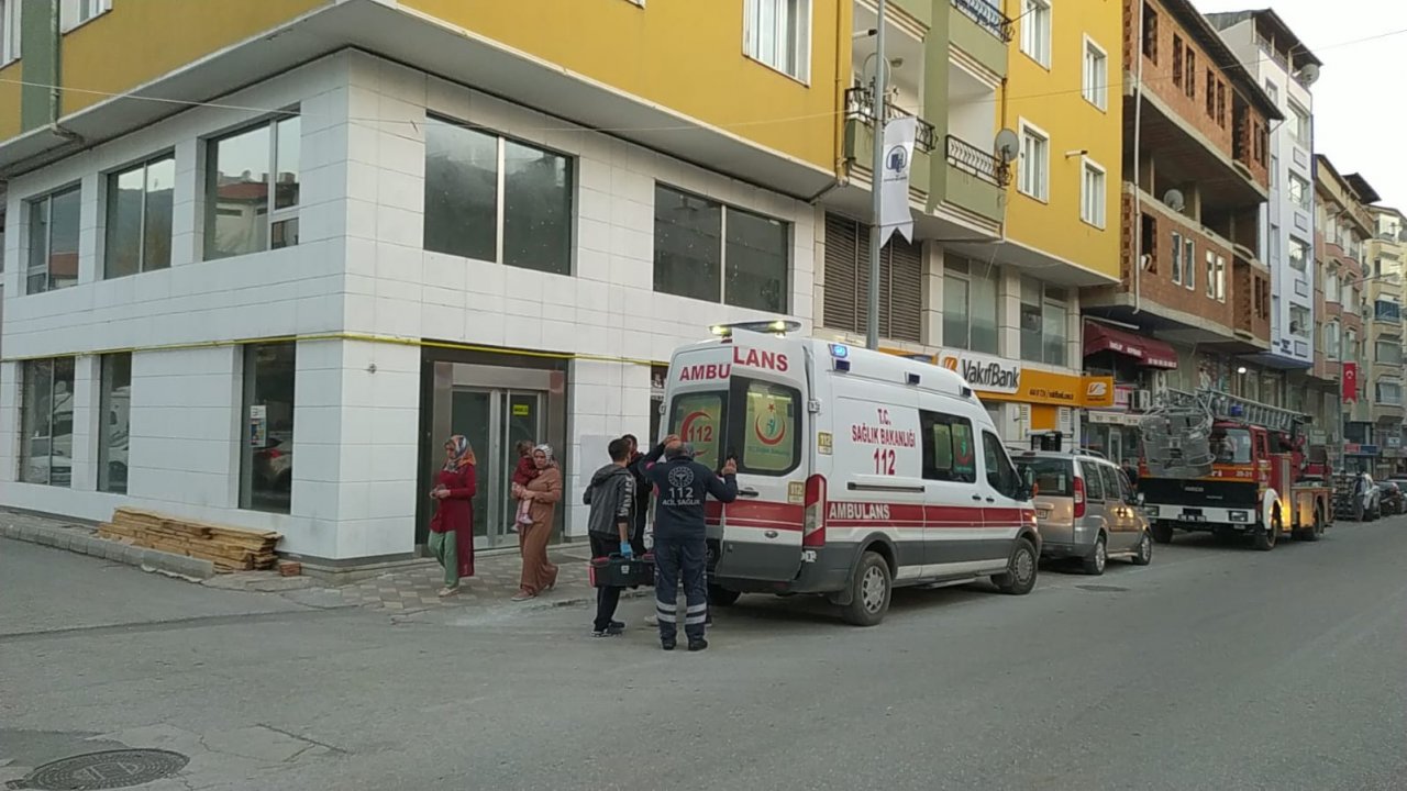 Yakınlarının haber alamadığı yaşlı kadın evinde ölü bulundu