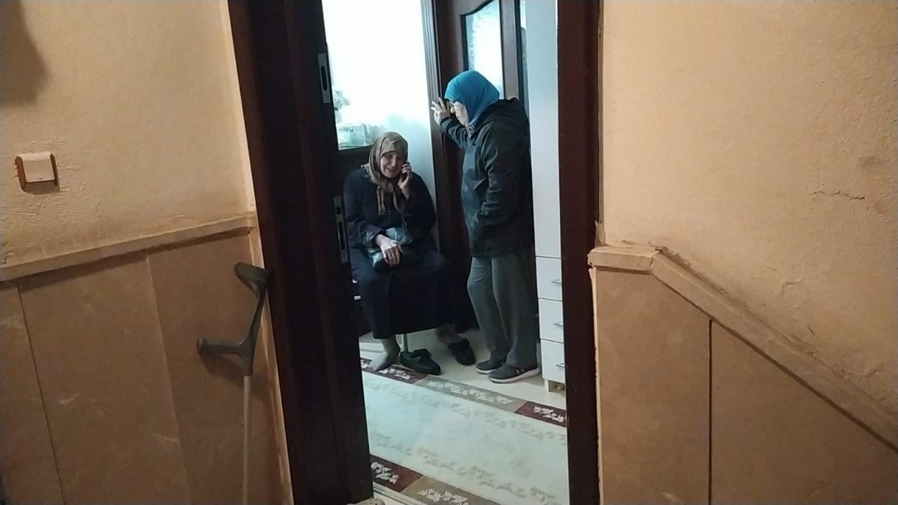 Yakınlarının haber alamadığı yaşlı kadın evinde ölü bulundu
