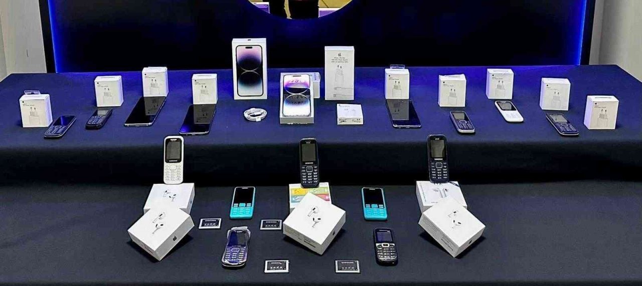 Kaçakçılık operasyonunda binlerce malzeme ele geçirildi