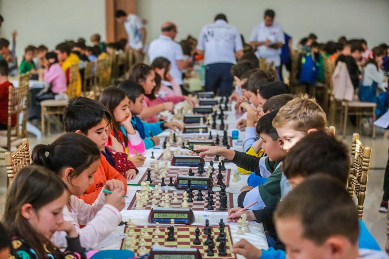 Denizli’de 232 sporcu şampiyonluk için hamle yaptı