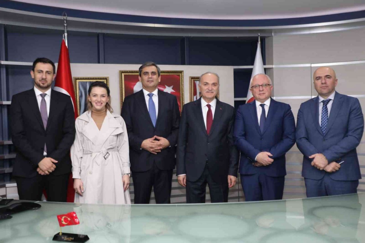 Karadağ heyeti mehter ekibiyle karşılandı