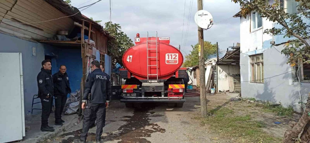 Yanan ahır alev topuna döndü