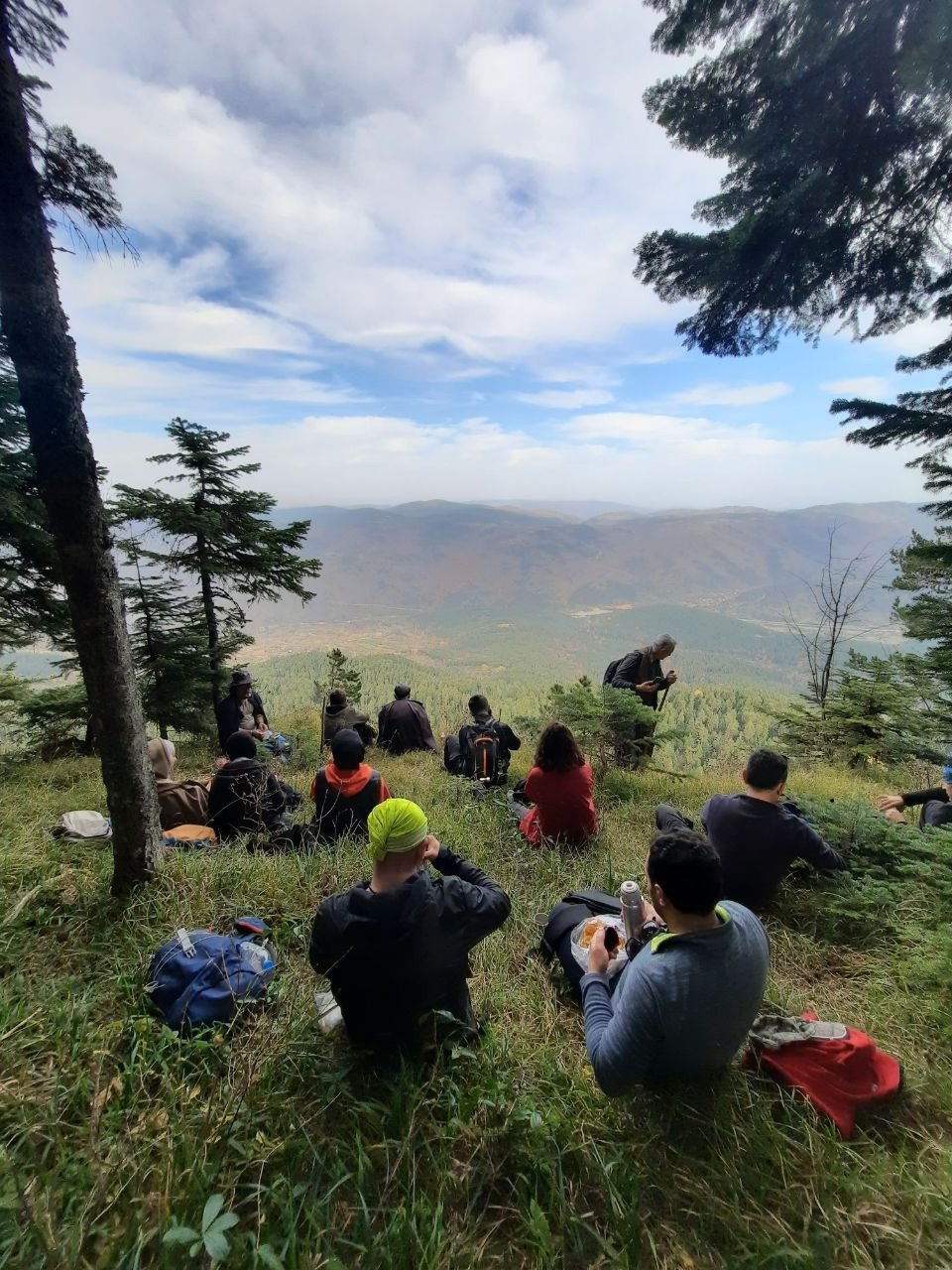 Doğa tutkunları eşsiz manzara eşliğinde 20 kilometre yürüdü