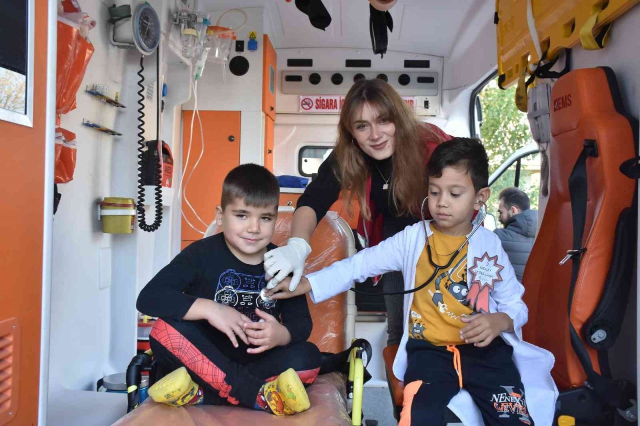 Gemlik’te anaokuluna öğrencileri sağlık hizmetleri hakkında bilgilendirildi