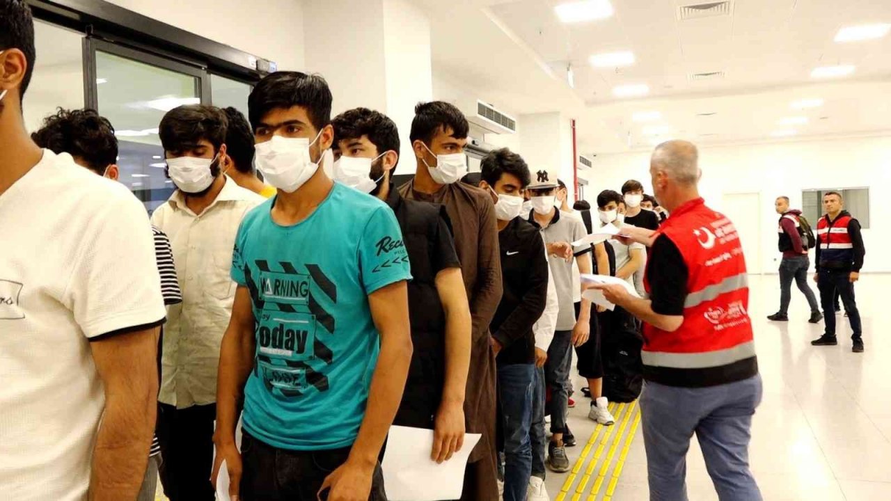 İstanbul’da 41 bin 35 kaçak göçmen sınır dışı edildi