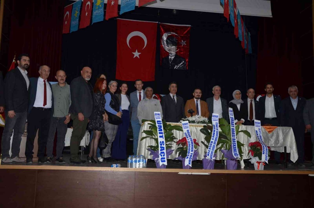 Kırkağaç İYİ Parti’de Levent Komşu güven tazeledi