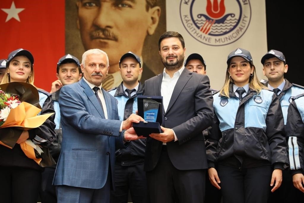 Kağıthane’de 22 zabıta asaletlerini aldı