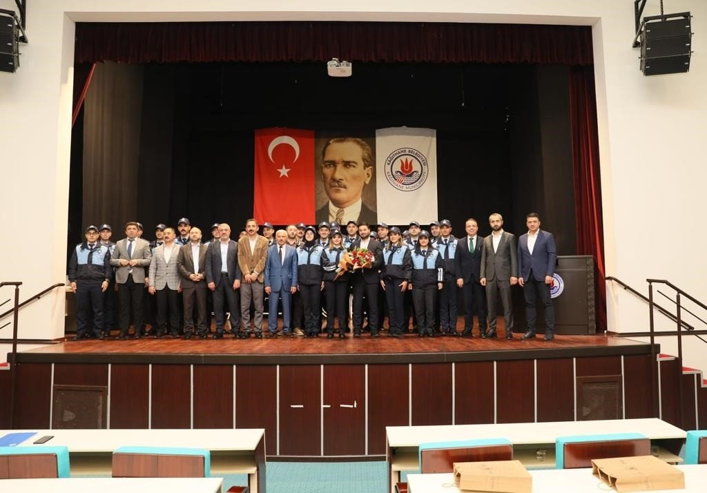 Kağıthane’de 22 zabıta asaletlerini aldı