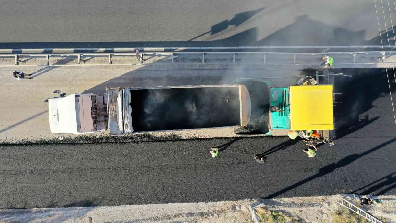 Başkan Büyükkılıç: “Fatih Sultan Mehmet Bulvarı’nda 7 bin ton asfalt döküyoruz”