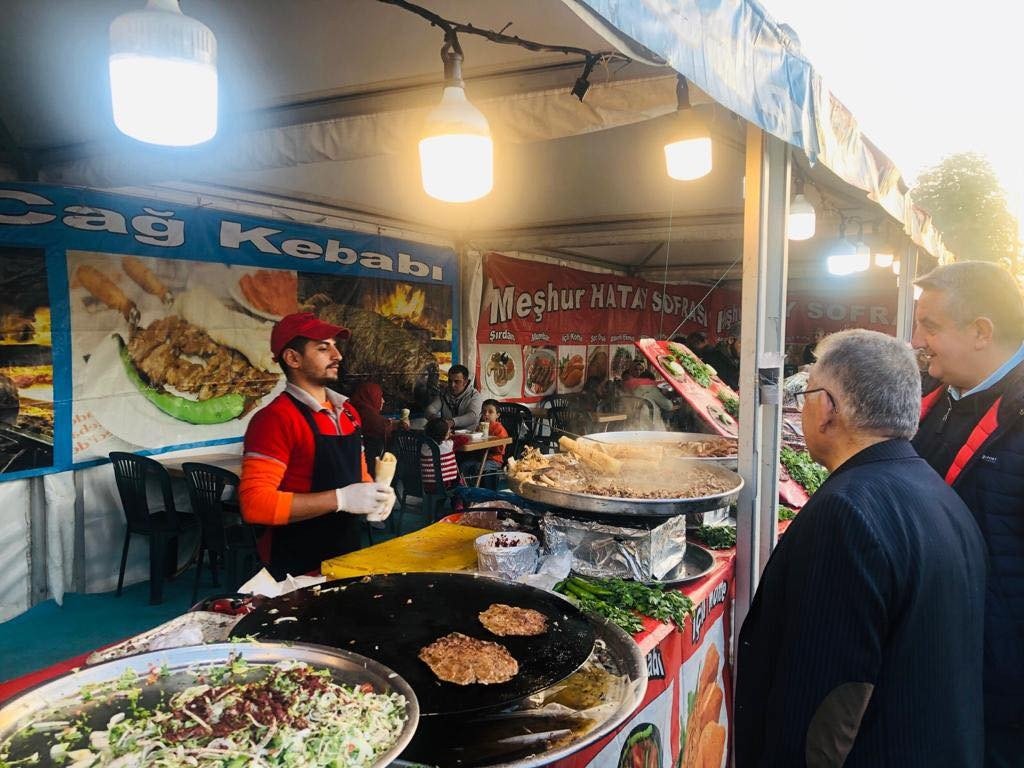 Başkan Büyükkılıç’tan Yöresel Ürünler Fuarı ziyareti