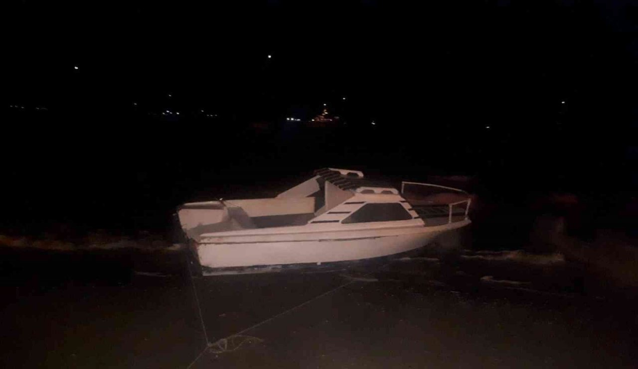 Marmaris’te belediye ekiplerinin yağmur mesaisi