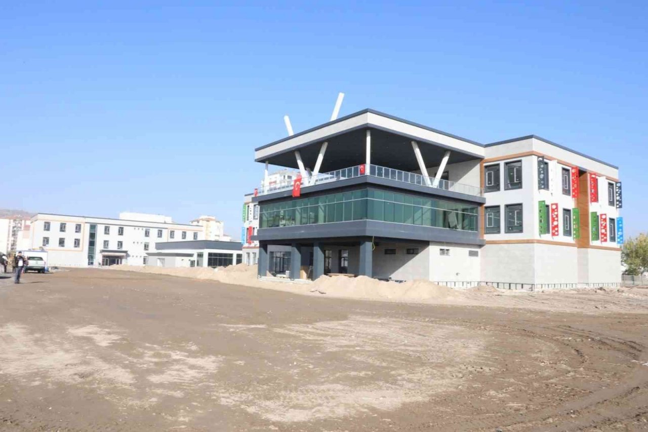 Hacı Şükrü Baktır Lisesi’nde sona yaklaşılıyor