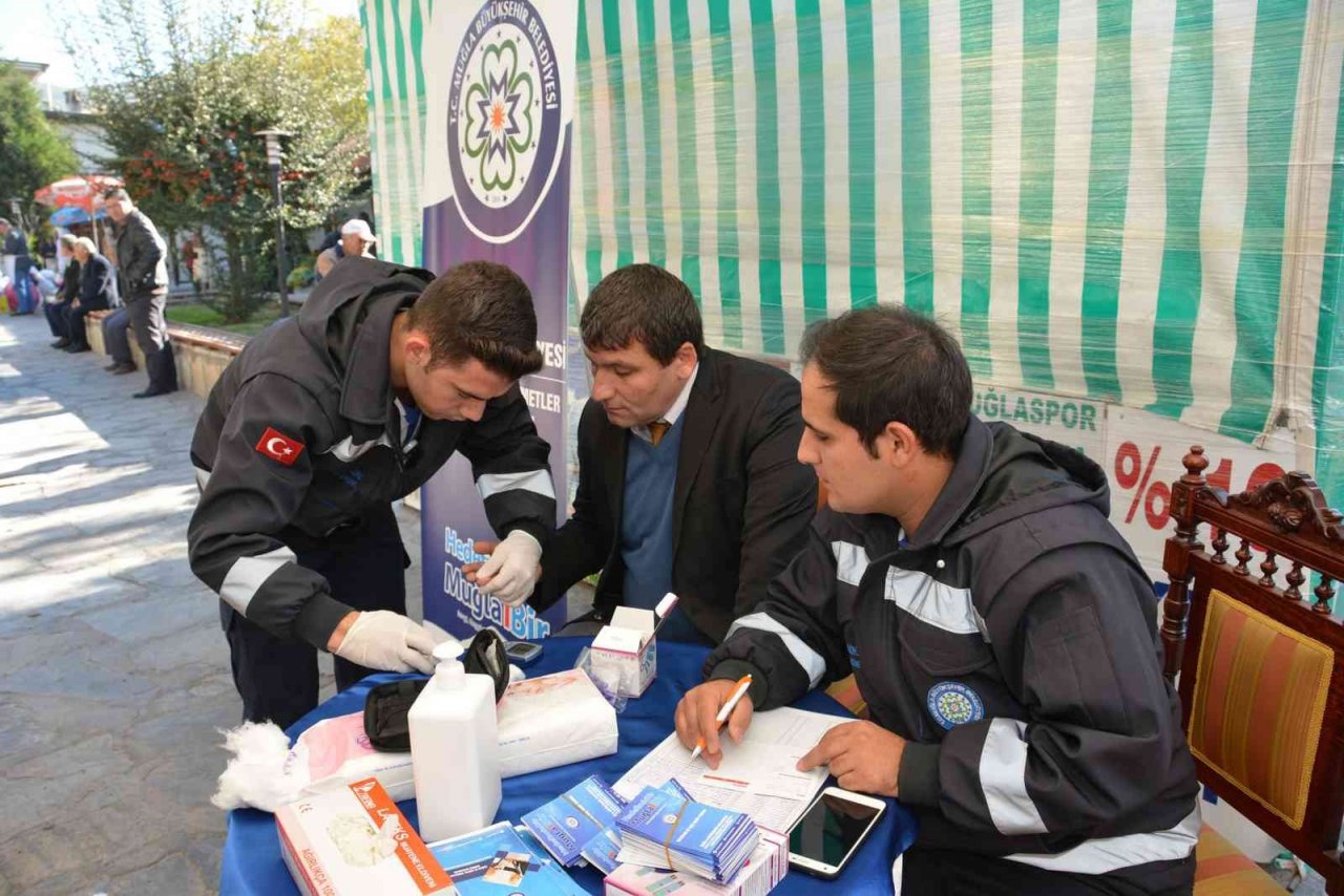 Büyükşehir’den 13 ilçede şeker ölçümü