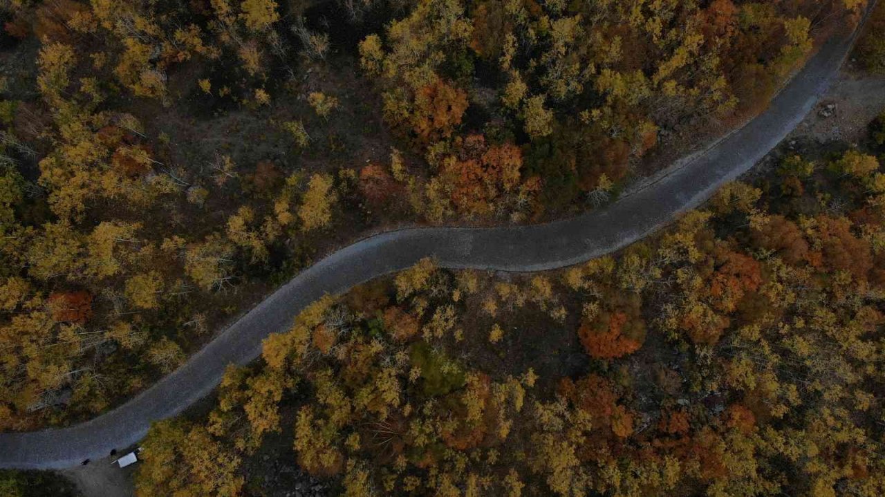 Kışa hazırlanan Nemrut Krater Gölü’nde renk cümbüşü