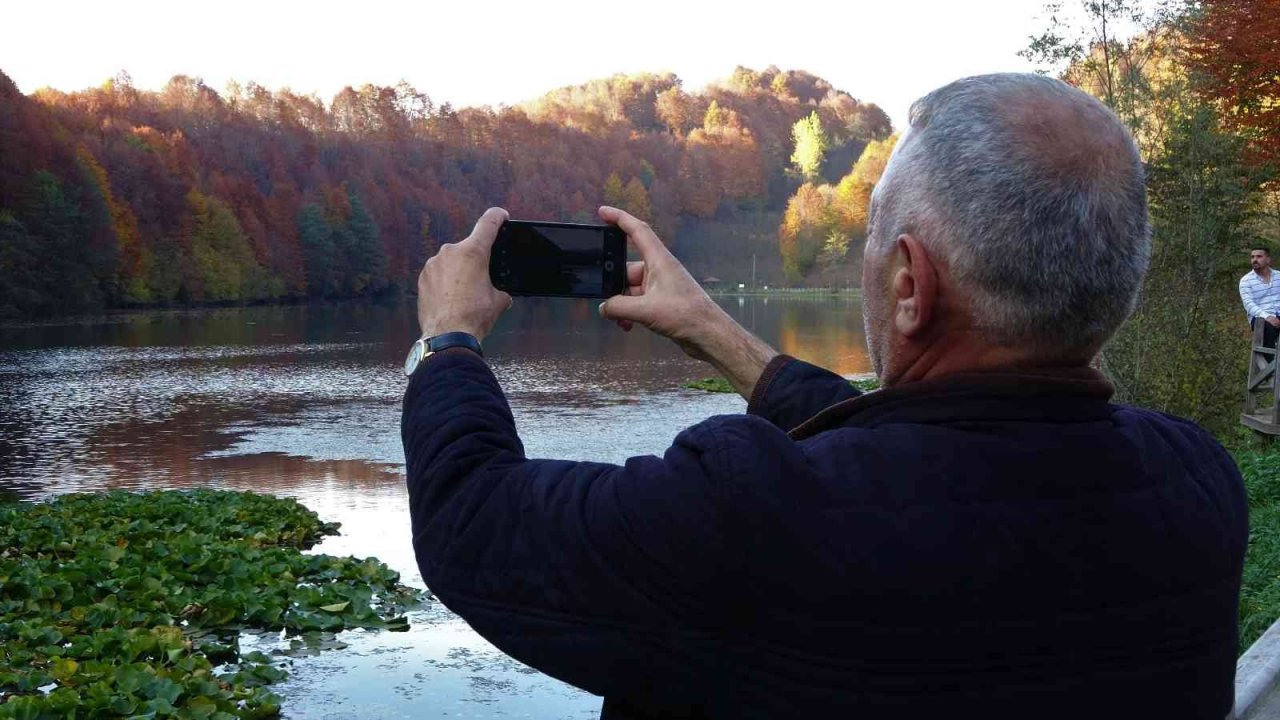 Ulugöl’de eşsiz renk cümbüşü: Günde 6 bin kişi geziyor