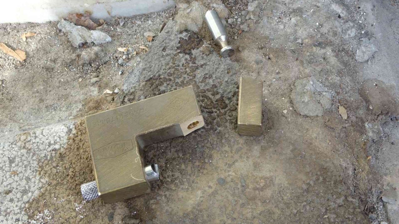 Sancaktepe’de 5 hırsız 130 bin TL değerinde çay ve kahve çaldı