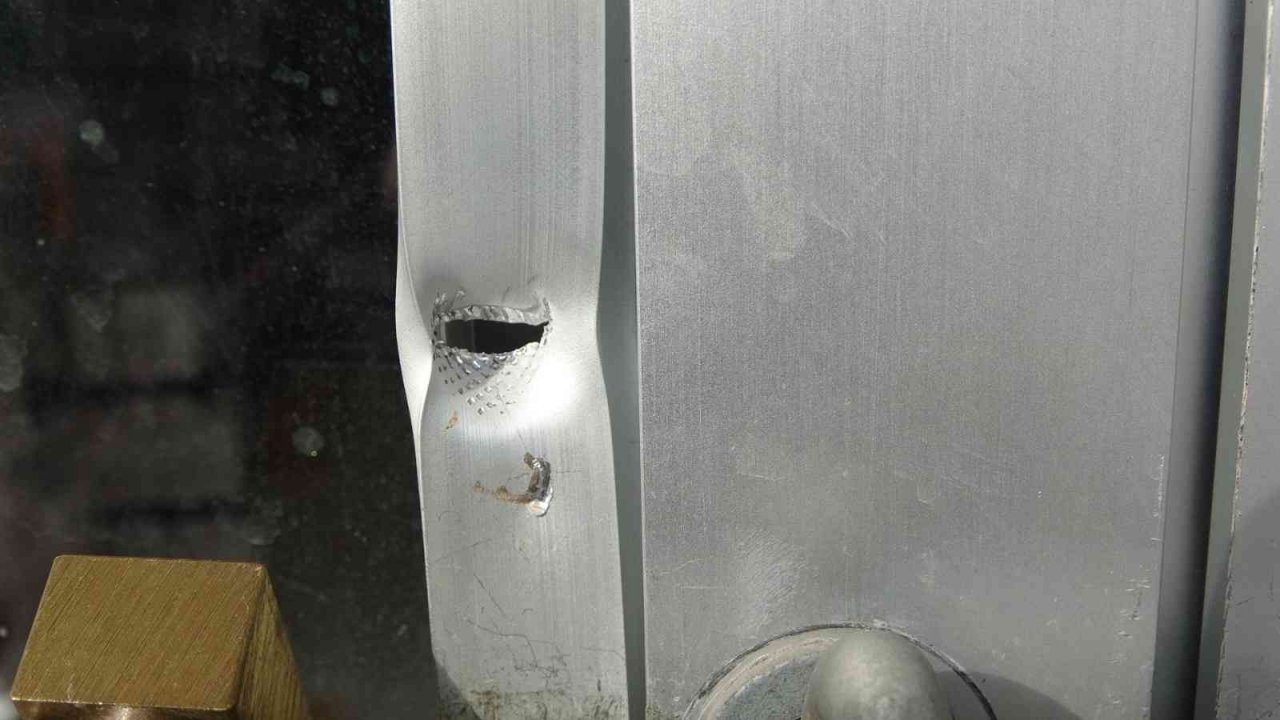 Sancaktepe’de 5 hırsız 130 bin TL değerinde çay ve kahve çaldı