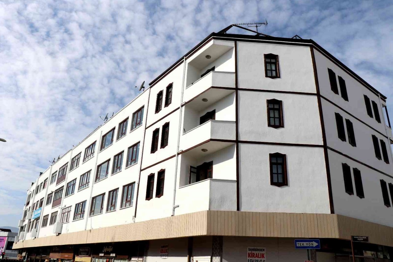 Safranbolu’da binaların ön cephe yenileme çalışmaları sürüyor