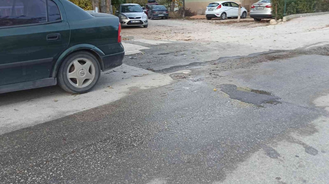 Aynı yerde sular yine boşa akıyor