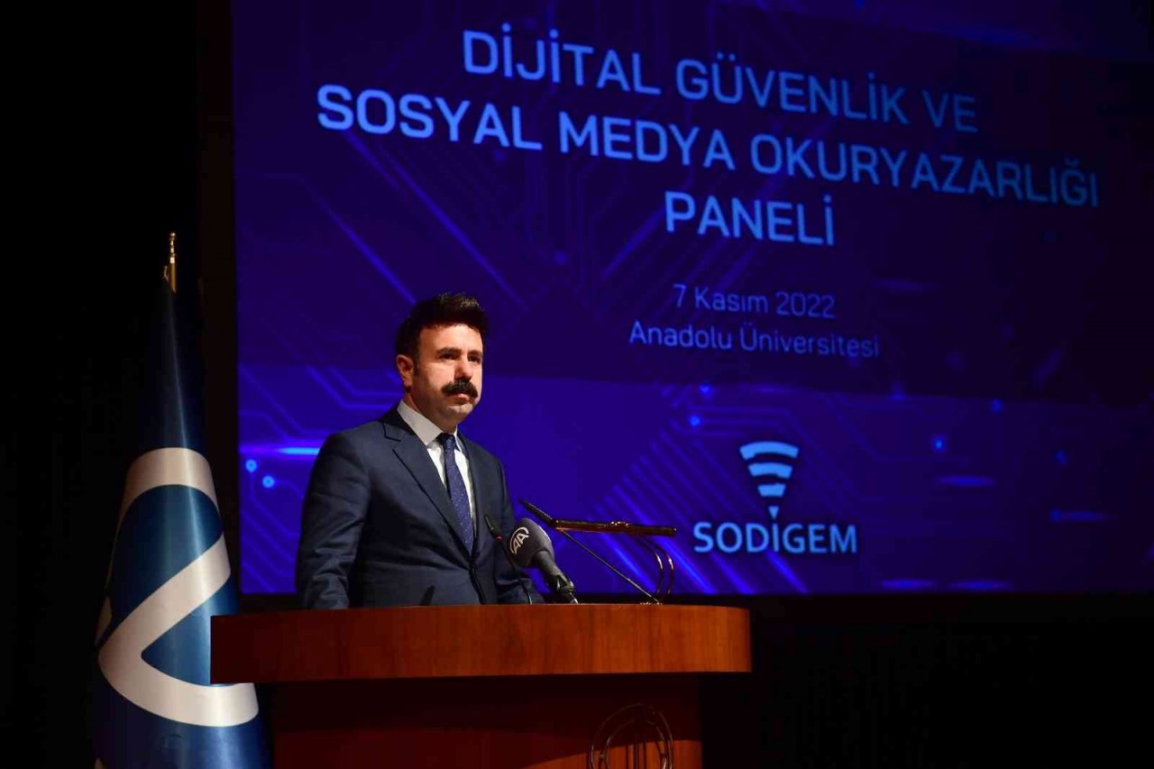 “Dijital Güvenlik ve Sosyal Medya Okuryazarlığı” paneli