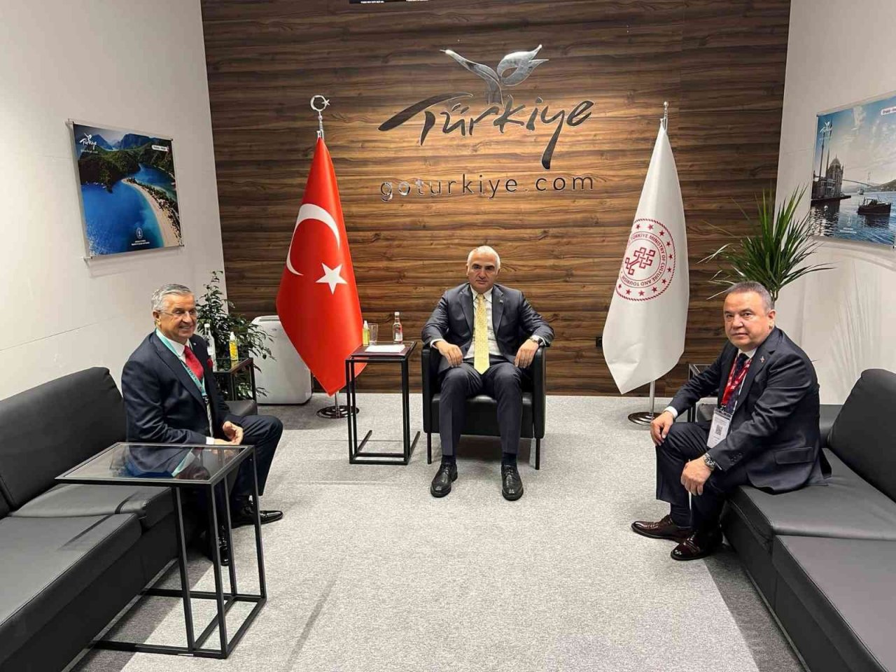 Başkan Böcek, WTM Londra Turizm Fuarında Antalya’yı tanıtıyor