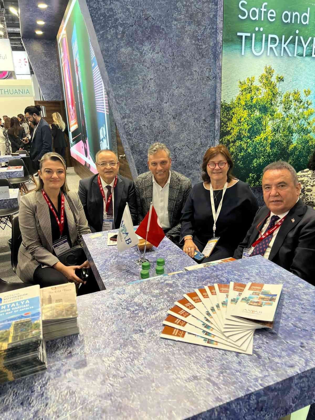 Başkan Böcek, WTM Londra Turizm Fuarında Antalya’yı tanıtıyor