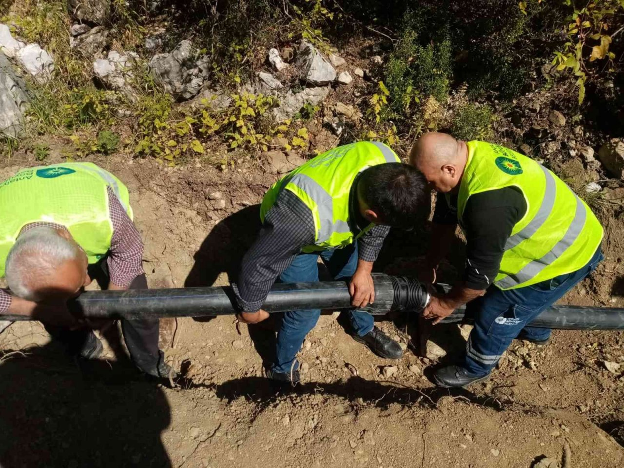 Gündoğmuşlu üreticilere sulama borusu desteği