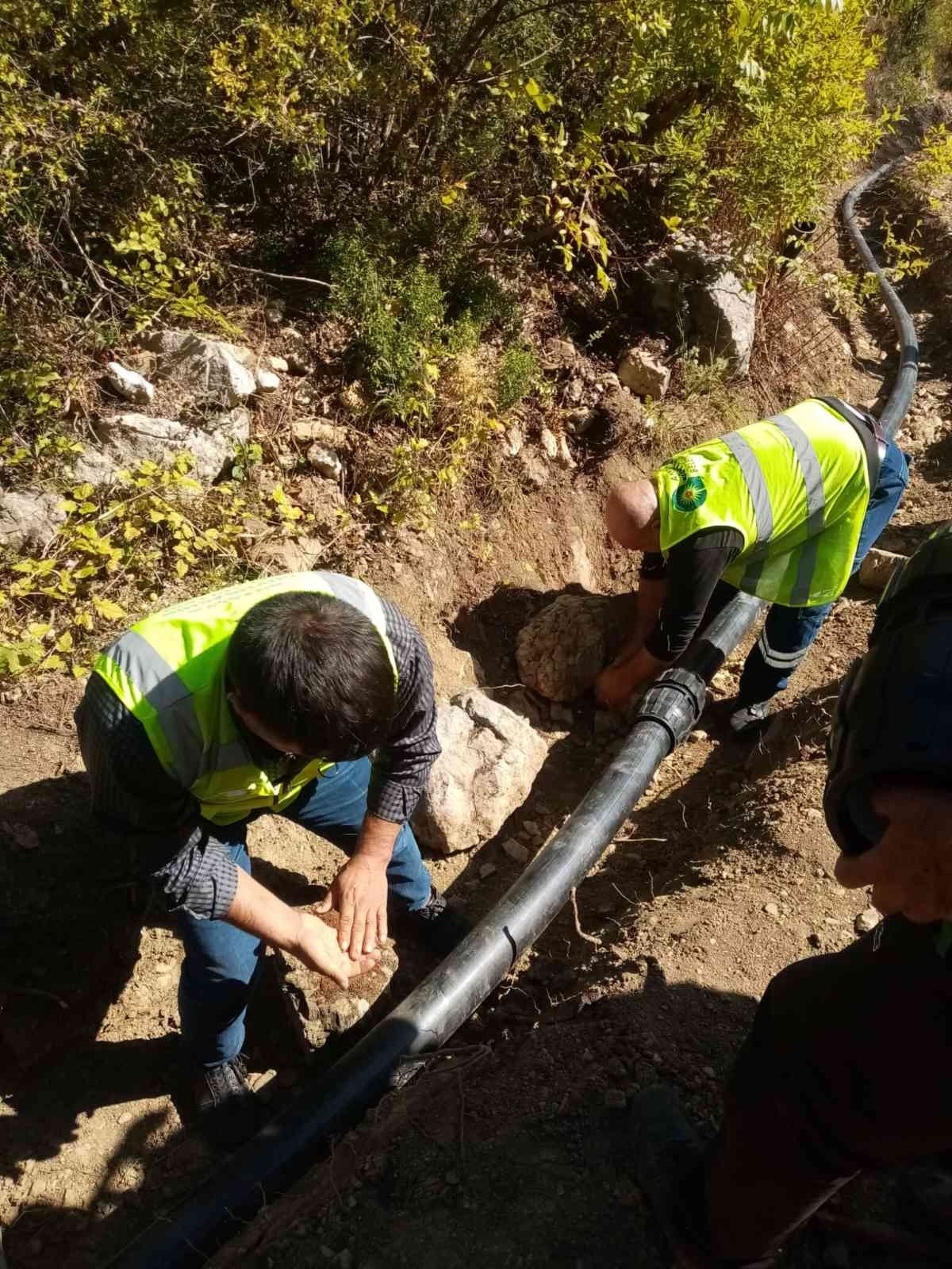 Gündoğmuşlu üreticilere sulama borusu desteği