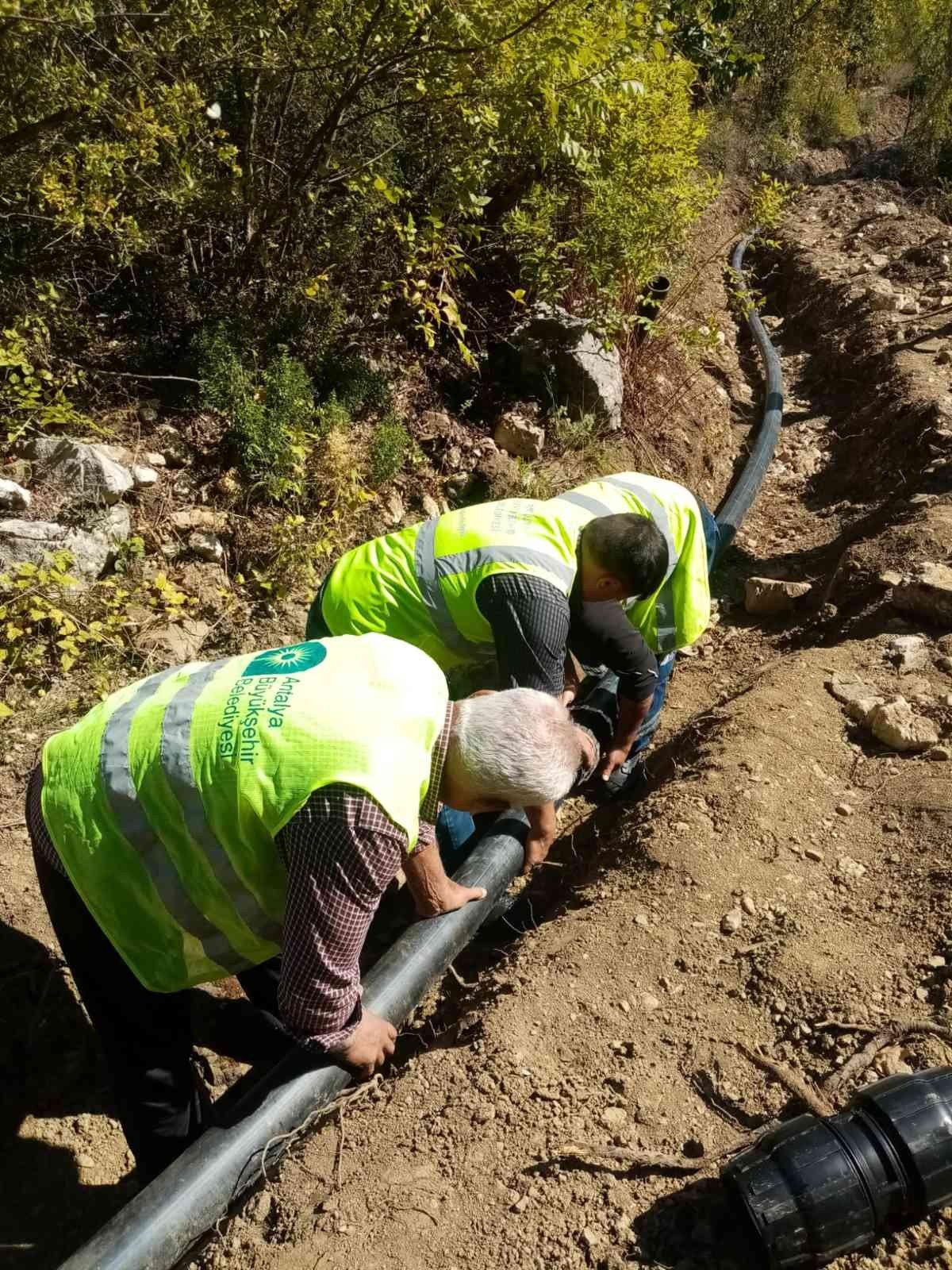 Gündoğmuşlu üreticilere sulama borusu desteği