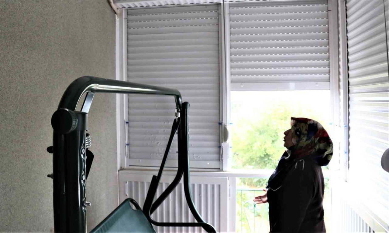 Yıkamak için balkonuna çıkan kadın, gördüğü manzara karşısında dehşete kapıldı