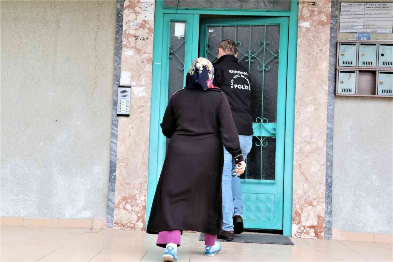 Yıkamak için balkonuna çıkan kadın, gördüğü manzara karşısında dehşete kapıldı