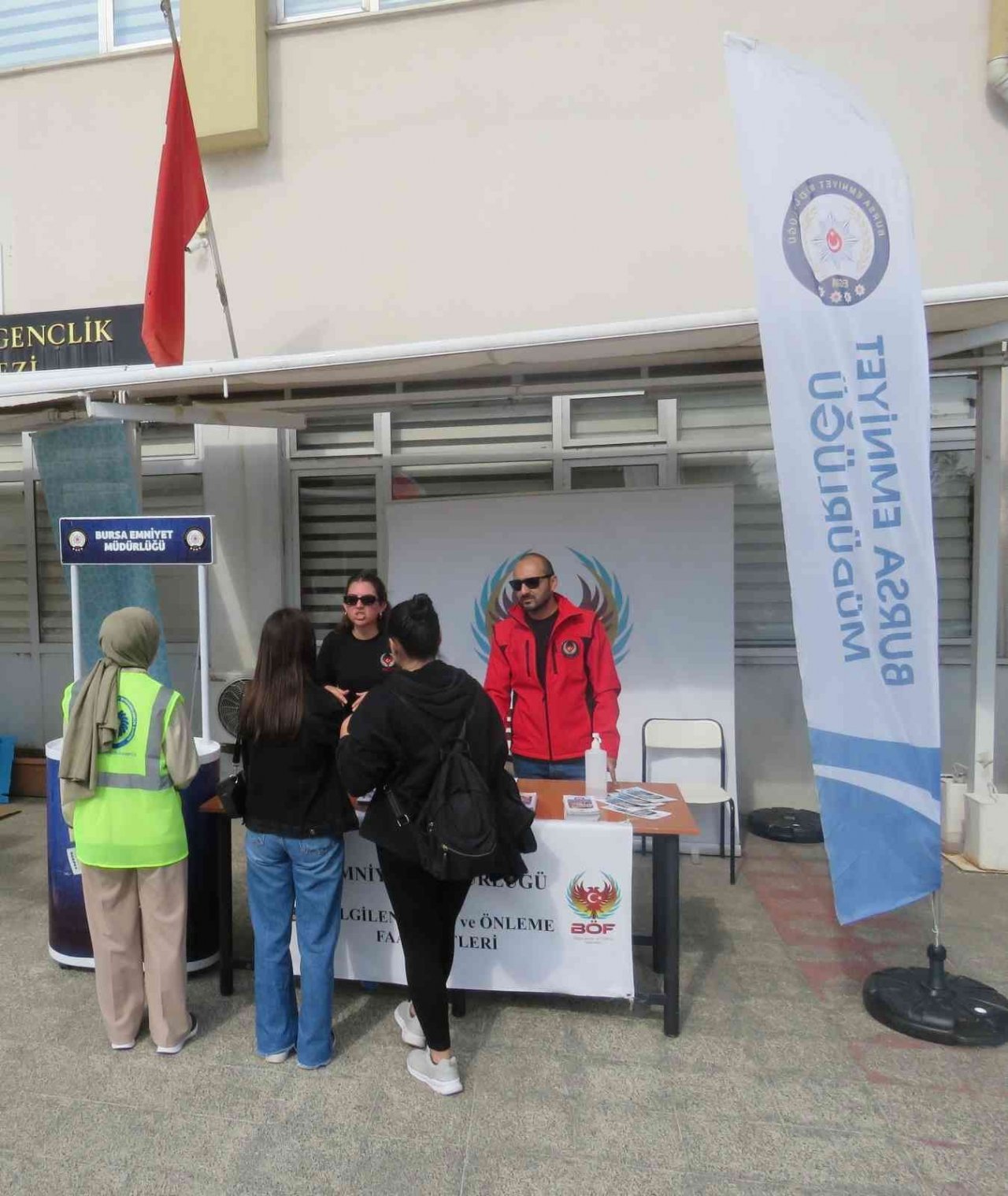 ’El Ele Güvenli Geleceğe’ projesiyle 14 bin 500 öğrenciyle iletişime geçildi