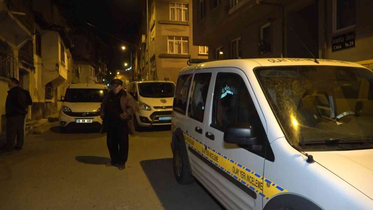 Bursa’da 2 şüpheli sokak ortasında tartıştıkları kadını ayağından vurdu