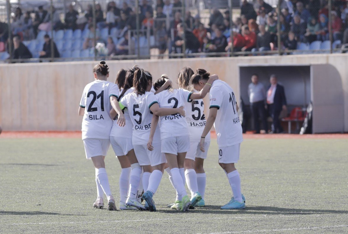 DTO Başkanı Erdoğan’dan Horozkentspor’a destek