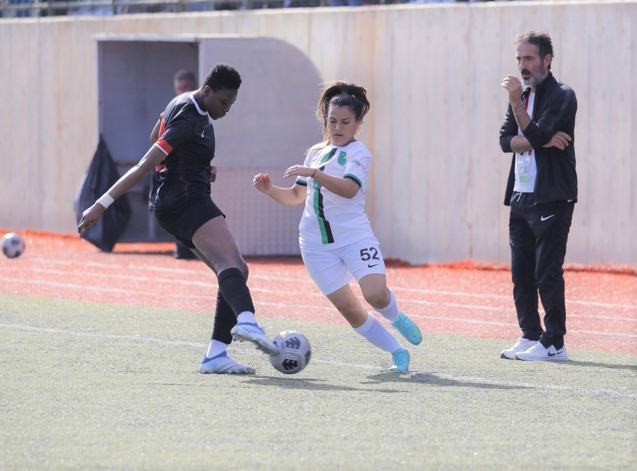 DTO Başkanı Erdoğan’dan Horozkentspor’a destek