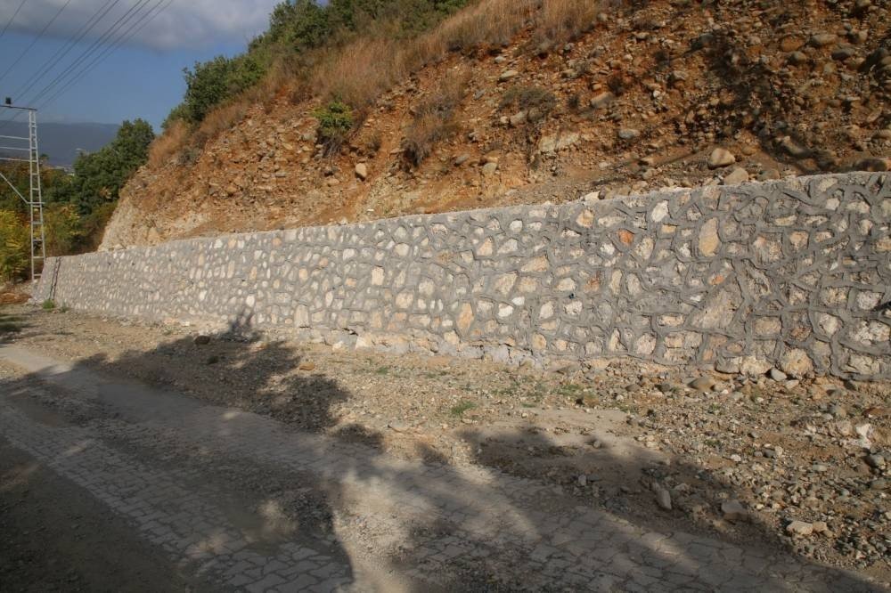 Hatay’da asfalt ve yol bakım çalışması