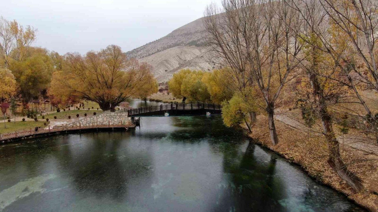 ’Bozkırın nazar boncuğu’ sonbaharda göz kamaştırıyor