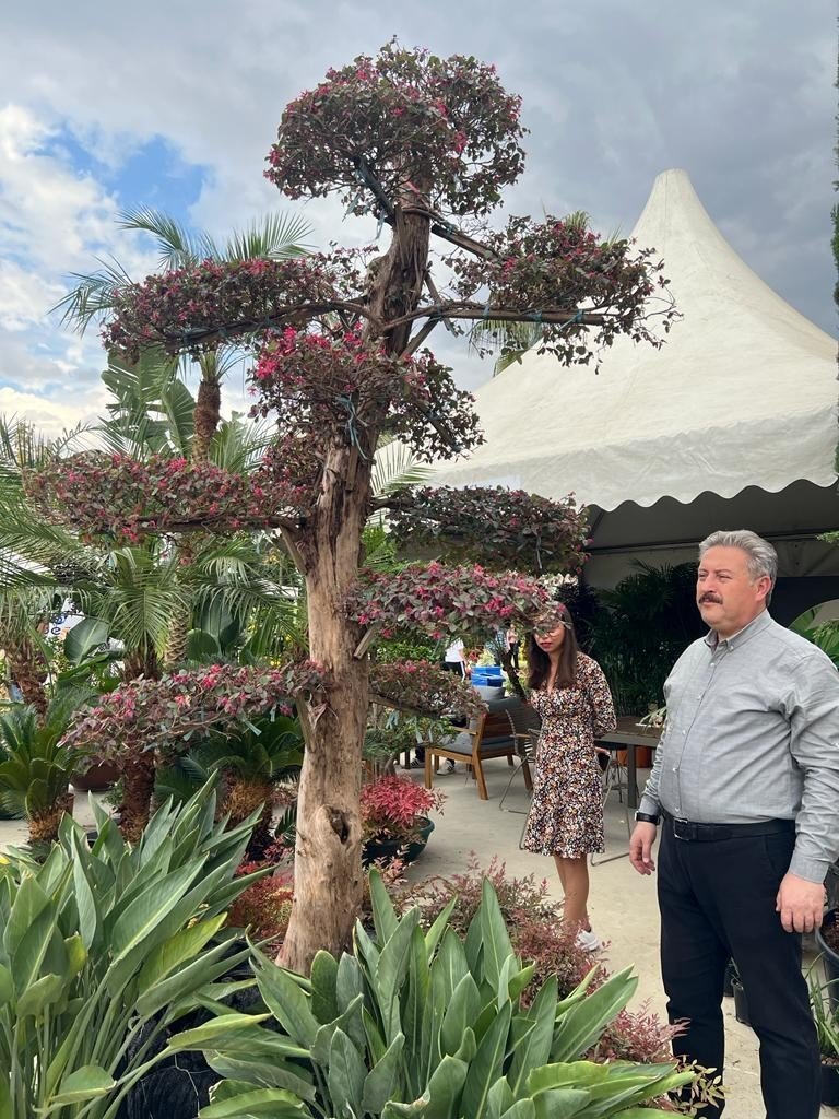 Başkan Palancıoğlu, Ödemiş Süs Bitkileri ve Fidancılık Sergisini Gezdi