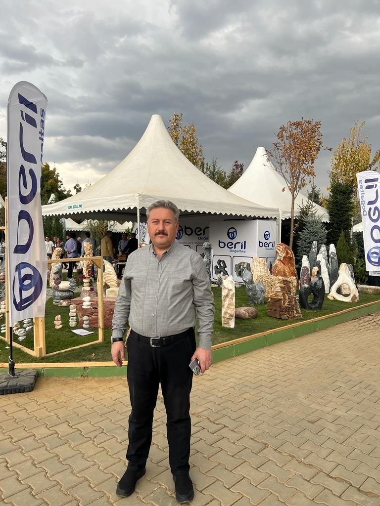 Başkan Palancıoğlu, Ödemiş Süs Bitkileri ve Fidancılık Sergisini Gezdi