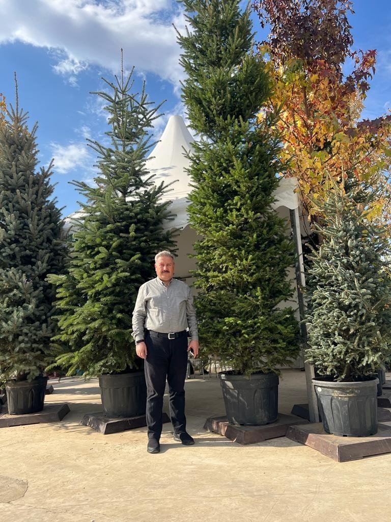 Başkan Palancıoğlu, Ödemiş Süs Bitkileri ve Fidancılık Sergisini Gezdi