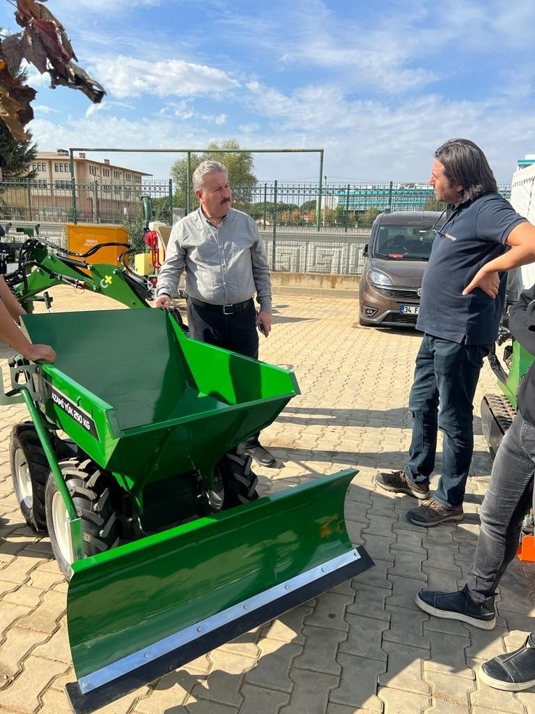 Başkan Palancıoğlu, Ödemiş Süs Bitkileri ve Fidancılık Sergisini Gezdi