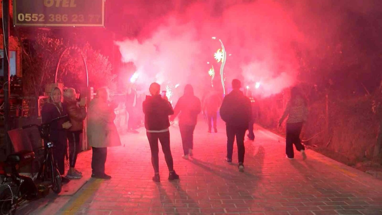 Şile’de Yakuplu Caddesi, yüzlerce vatandaşın katılımıyla hizmete açıldı