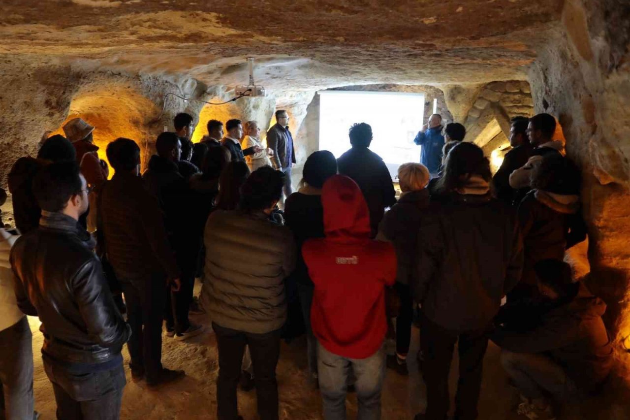 ODTÜ’lü mimar adayları Kayaşehir’i gezdi