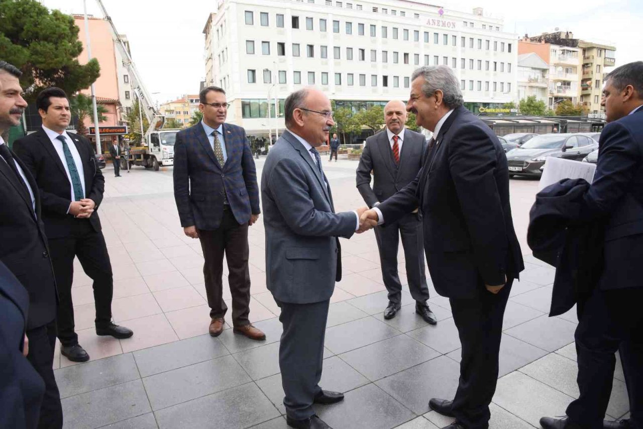 Bakan Yardımcısı Büyükdede Manisa’daki yatırımları değerlendirdi